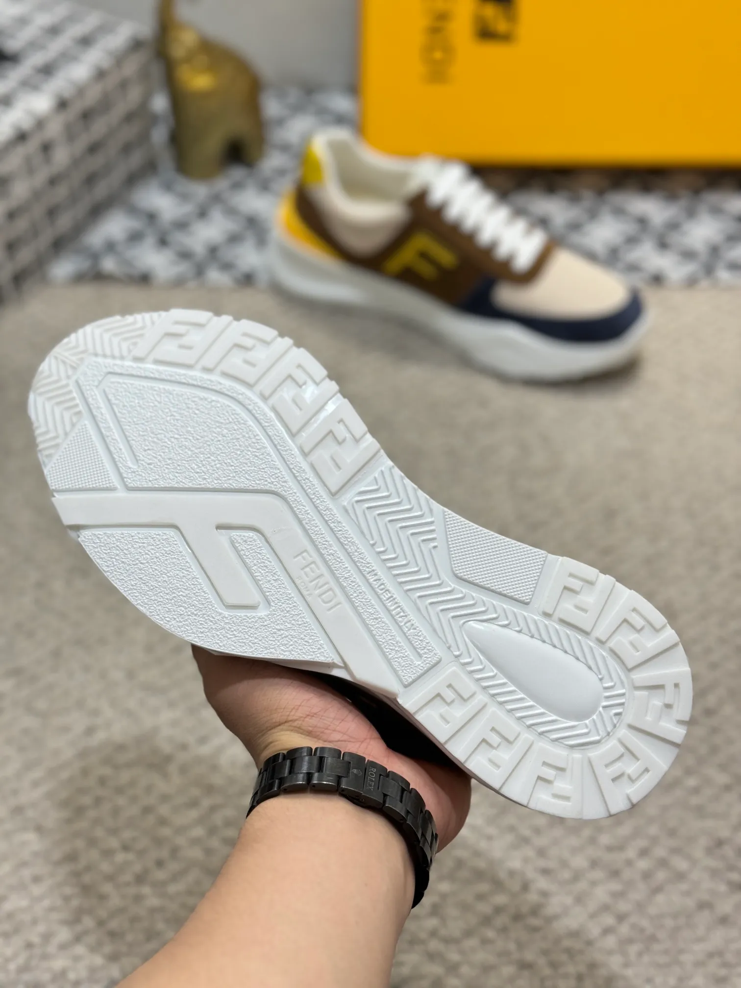 Men's men's shoes 💰520 [New style] 🦥🦥 Original quality - Fendi ◾️▫️F D🆕 Spring and summer new men's slip-on sneakers, with elastic straps, side zippers, and corrugated soles engraved with F. Embossed Fendi Flow lettering on the heel. Mixed material of high-tech fabric and black suede. FF graphic tongue. Ultra-light and wear-resistant EVA sole. Size: 38-44 (45 customized